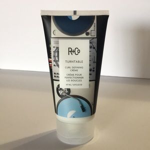 R+Co TURNTABLE Curl Defining Crème